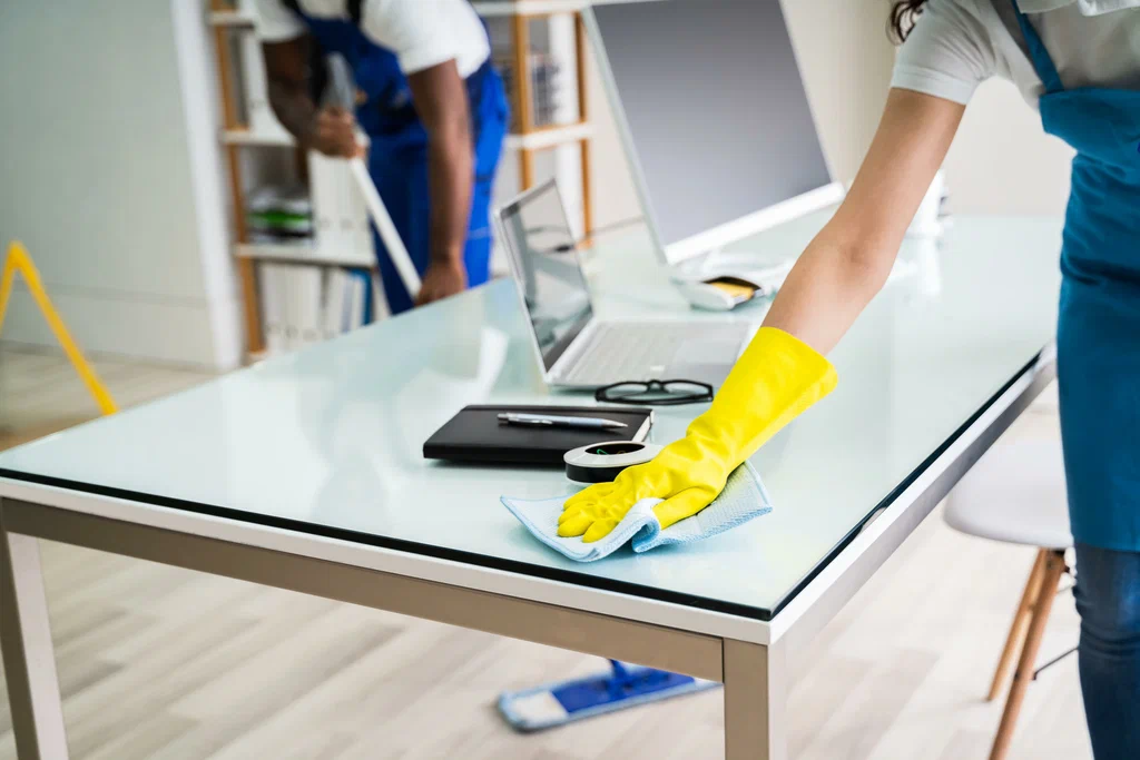schoonmaken bedrijf tienhoven